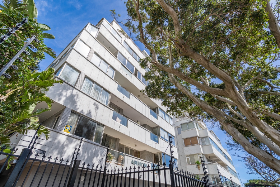 2 Bedroom Property for Sale in Sea Point Western Cape